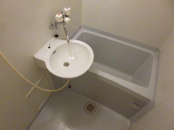 レオパレスキャトレセゾン