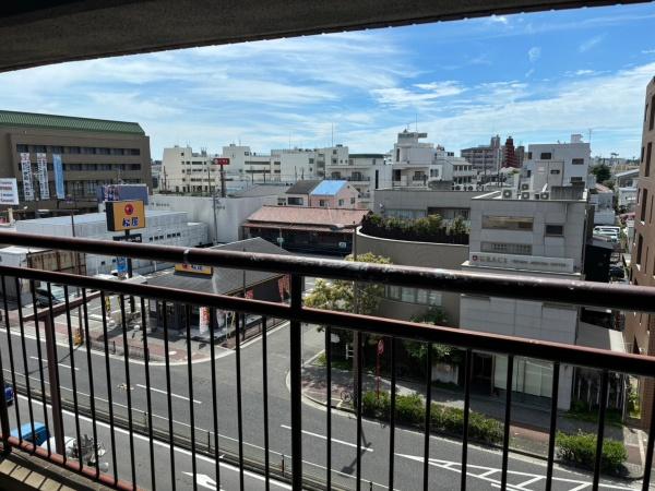 ジェイクィーン湯里