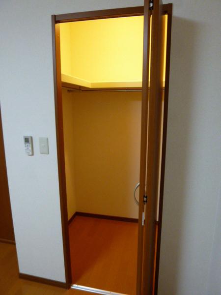 アンプルールフェール六反