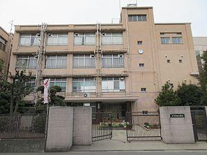 大阪市平野区瓜破西2丁目の貸家(大阪市立瓜破西中学校)
