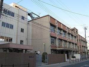 大阪市住吉区南住吉1丁目のアパート(大阪市立三稜中学校)