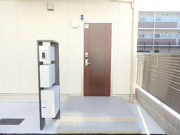 大阪市平野区瓜破4丁目のハイツ(エントランス)