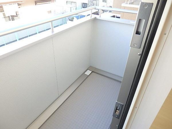 大阪市平野区瓜破4丁目のハイツ(バルコニー)