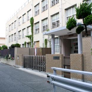春日出団地(大阪市立酉島小学校)