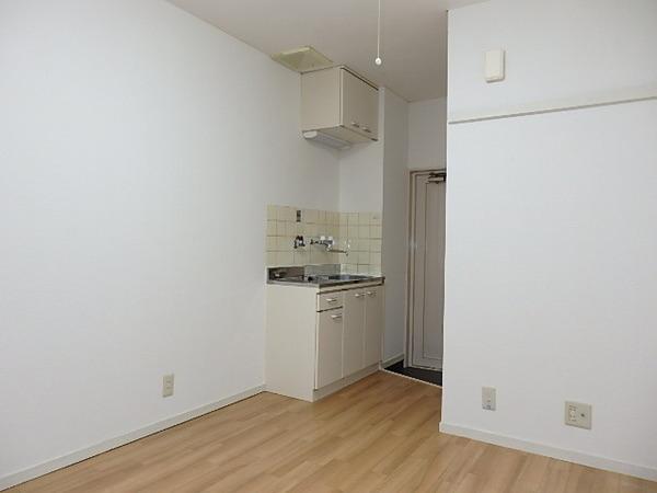 キングスアベニュー流町　Ａ棟