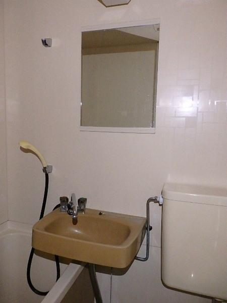 エレガンスハイツ湯里