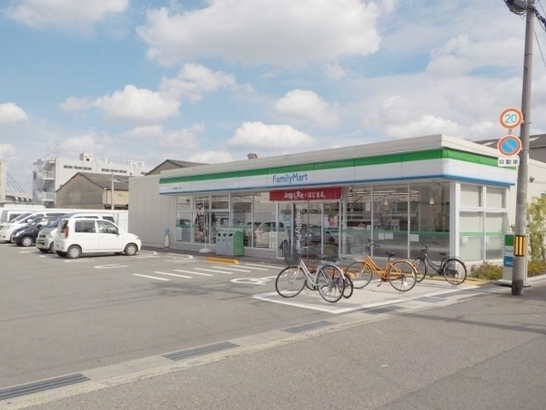 大阪市平野区加美東４丁目のハイツ(ファミリーマート加美東四丁目店)