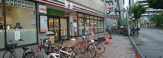 大阪市平野区長吉長原2丁目のマンション(セブンイレブン大阪出戸駅前店)
