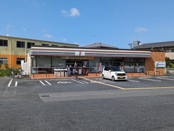 東大阪市長瀬町2丁目のアパート(セブンイレブン東大阪柏田本町店)