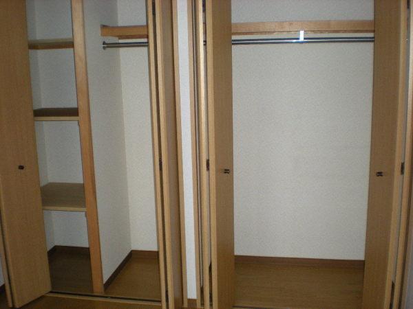 サンプラザ湯里南