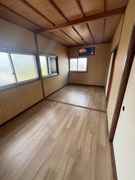 伊丹市下河原１丁目の貸家