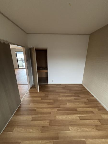 東大阪市近江堂２丁目のマンション