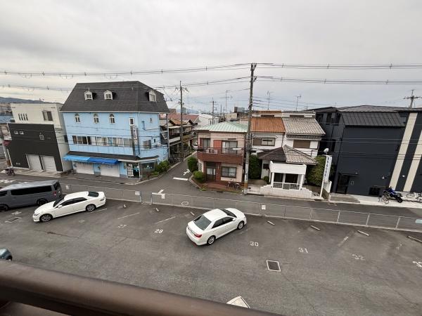 東大阪市近江堂２丁目のマンション