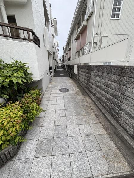 東大阪市近江堂２丁目のマンション
