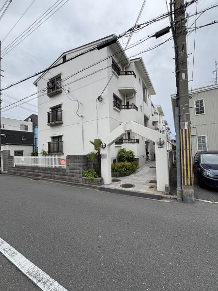 東大阪市近江堂２丁目のマンション