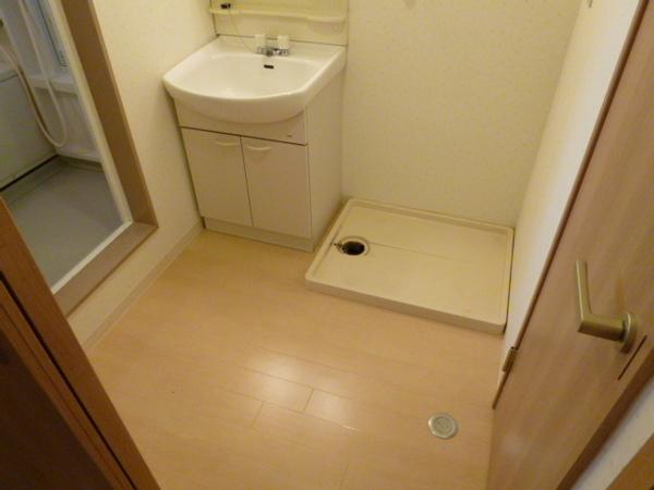 清川六番館