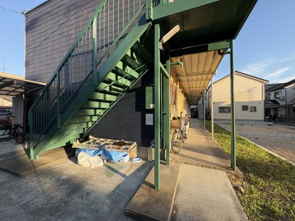 東大阪市大蓮北４丁目のアパート