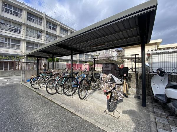 大阪市平野区瓜破１丁目のハイツ