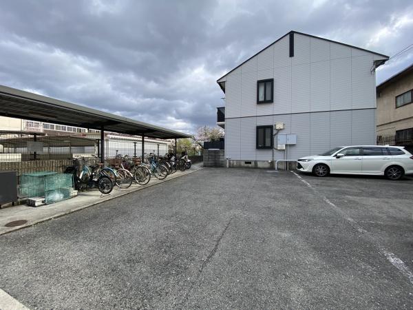 大阪市平野区瓜破１丁目のハイツ