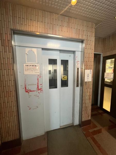 大阪市東住吉区杭全2丁目のマンション(エントランス)