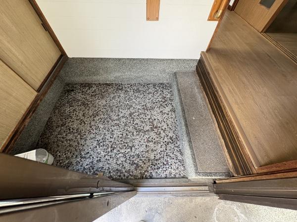 尼崎市杭瀬南新町４丁目のテラスハウス