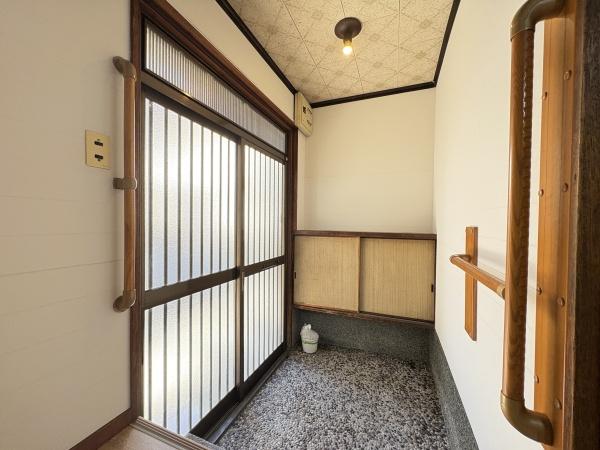 尼崎市杭瀬南新町４丁目のテラスハウス