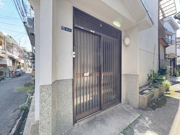 尼崎市杭瀬南新町４丁目のテラスハウス