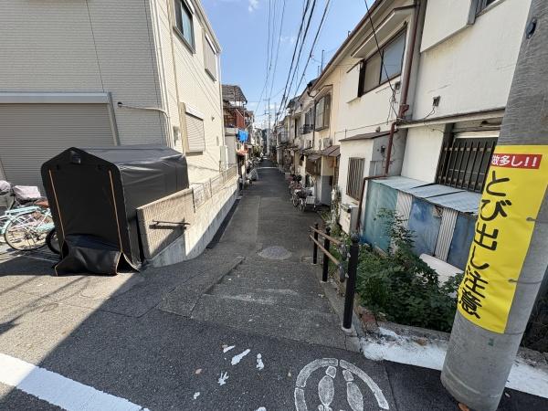 尼崎市杭瀬南新町４丁目のテラスハウス