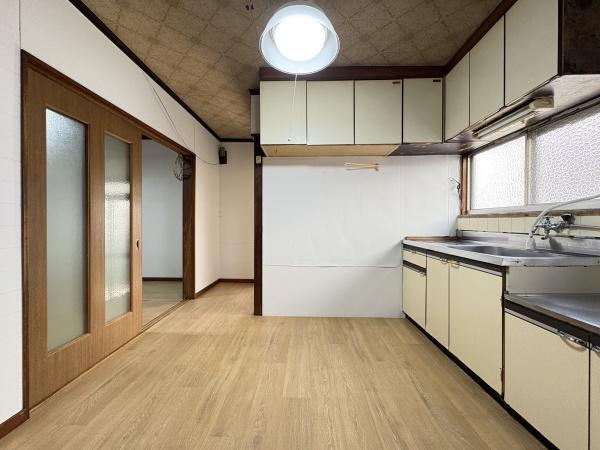 尼崎市杭瀬南新町４丁目のテラスハウス