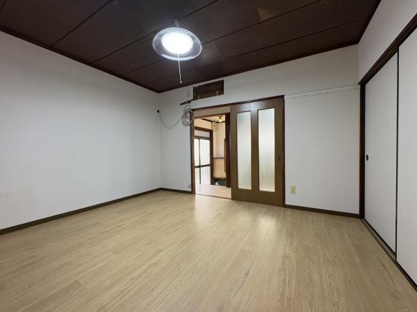 尼崎市杭瀬南新町４丁目のテラスハウス