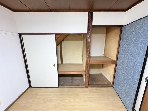 尼崎市杭瀬南新町４丁目のテラスハウス