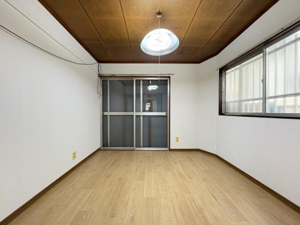 尼崎市杭瀬南新町４丁目のテラスハウス
