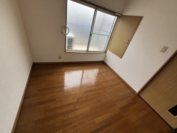 八尾市松山町１丁目のテラスハウス