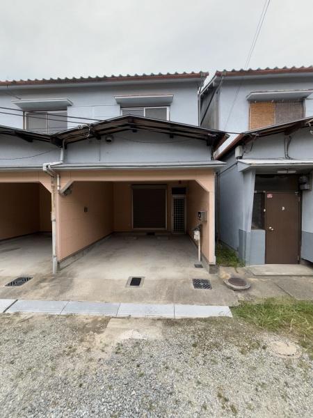 八尾市松山町１丁目のテラスハウス