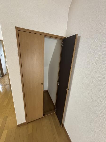 八尾市松山町１丁目のテラスハウス