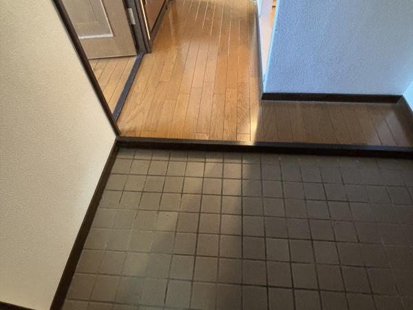 大阪市住吉区苅田9丁目のマンション(玄関)