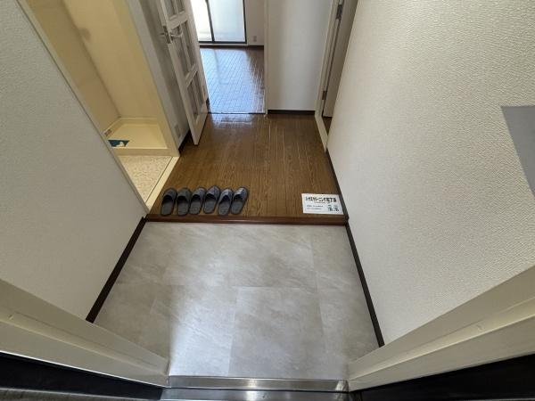 大阪市住吉区苅田5丁目のマンション(玄関)