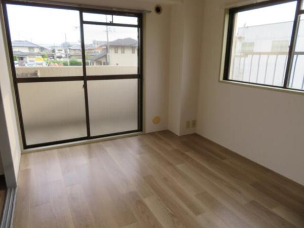 松原市松ケ丘３丁目のマンション