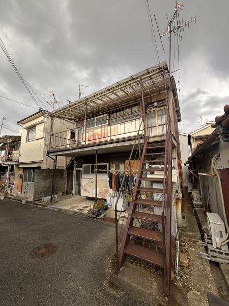 東大阪市衣摺4丁目のアパート