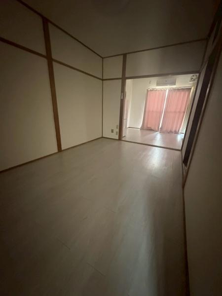 大阪市平野区長吉六反５丁目のテラスハウス