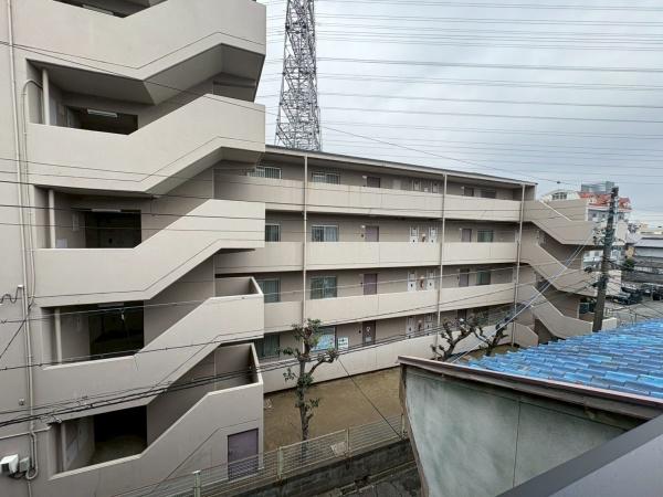 大阪市平野区長吉出戸４丁目のアパート