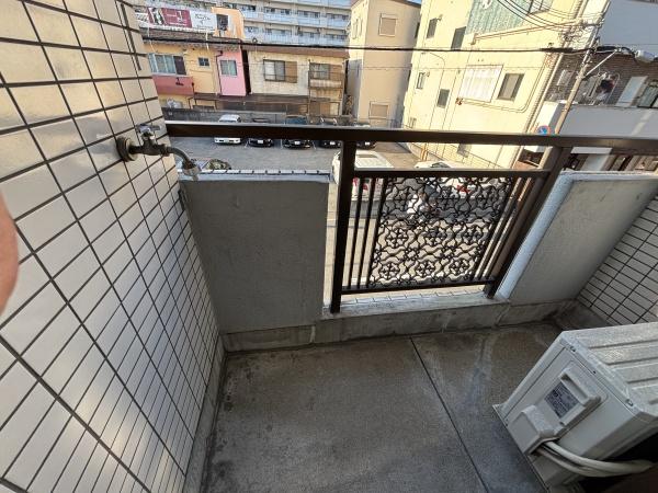ラークハウス