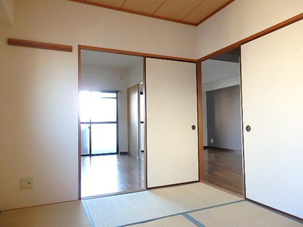 ラフォーレ平野