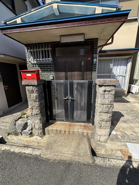 八尾市南本町９丁目の貸家