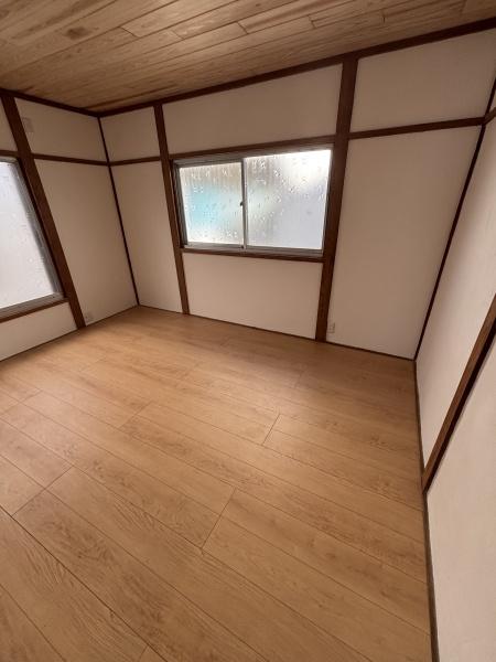 八尾市南本町９丁目の貸家