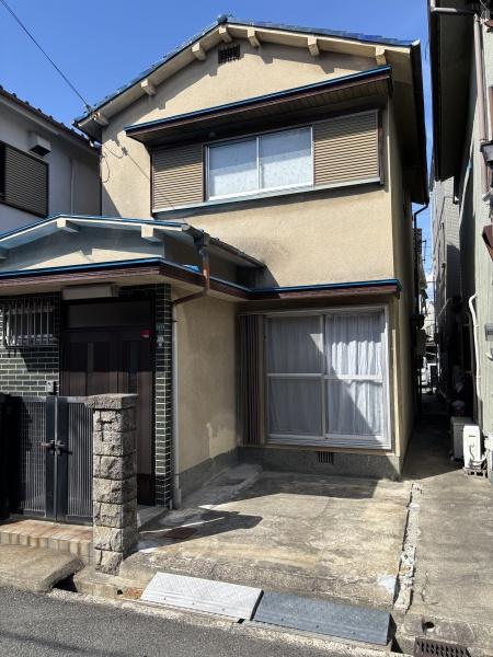 八尾市南本町９丁目の貸家
