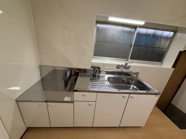 八尾市南本町９丁目の貸家