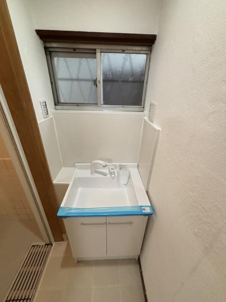 八尾市南本町９丁目の貸家