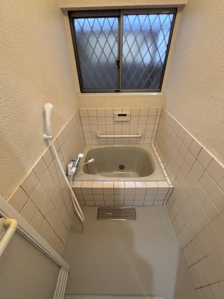 八尾市南本町９丁目の貸家