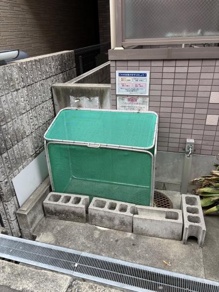 クレセントコート